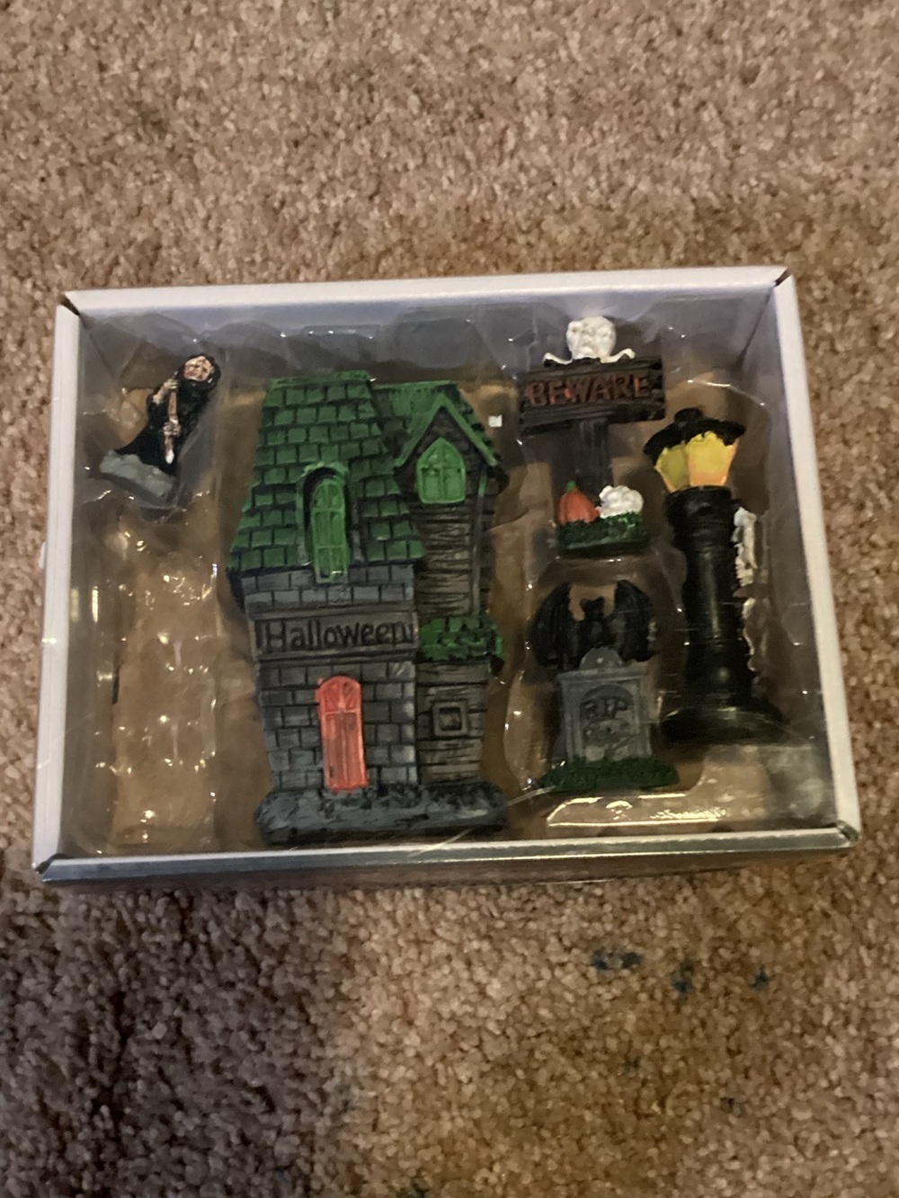 Halloween Haunted House Resin Decor Set - Green/Gray